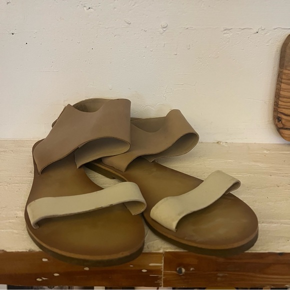 Lucky Brand 8.5 Boopp Sandals Flat Open Toe Leather Shoes Nomad Beige Nude - Picture 2 of 5